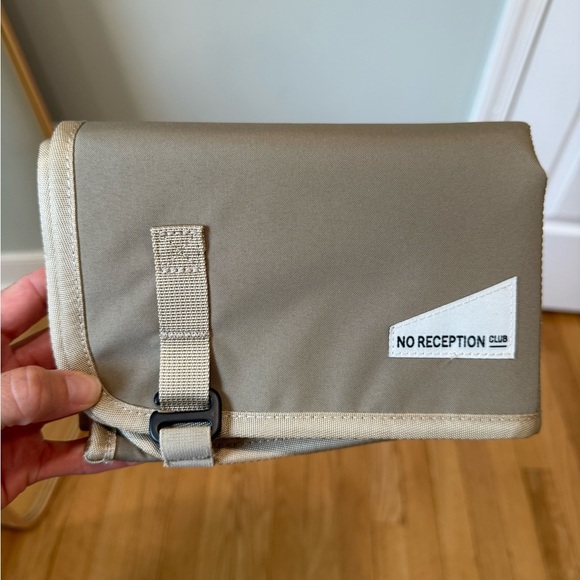 No Reception Club Sidekick Olive Green Baby Diaper Changing Pad Foldable Wipable - Picture 1 of 3
